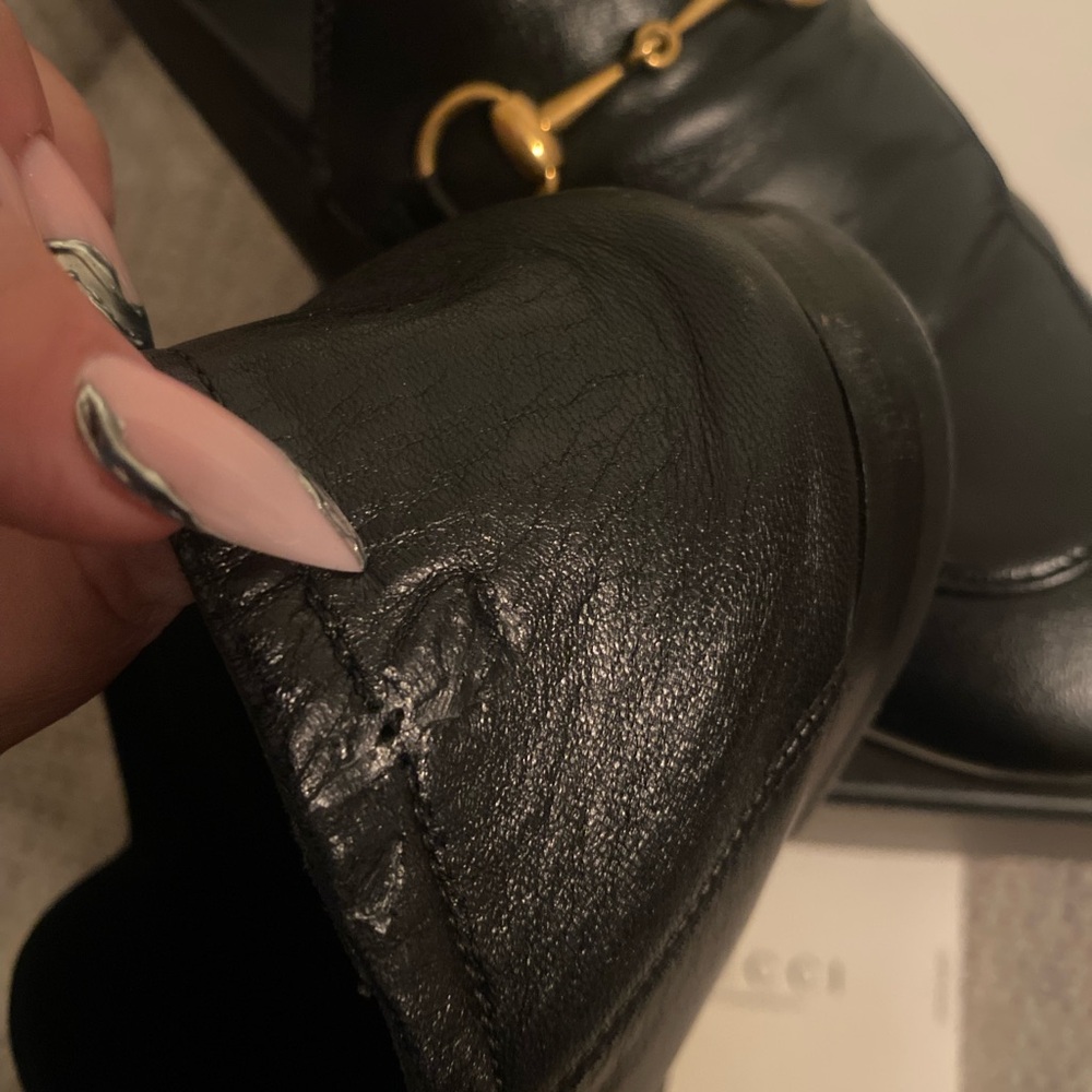 Gucci Black Leather Loafers with Gold Horsebit folds in the back also - Picture 13 of 16